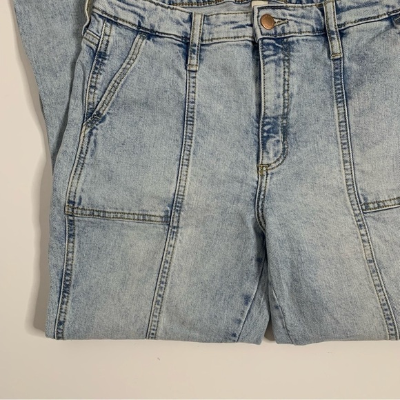 Universal Thread Women's High-Rise Slim Straight Jeans - Picture 6 of 14